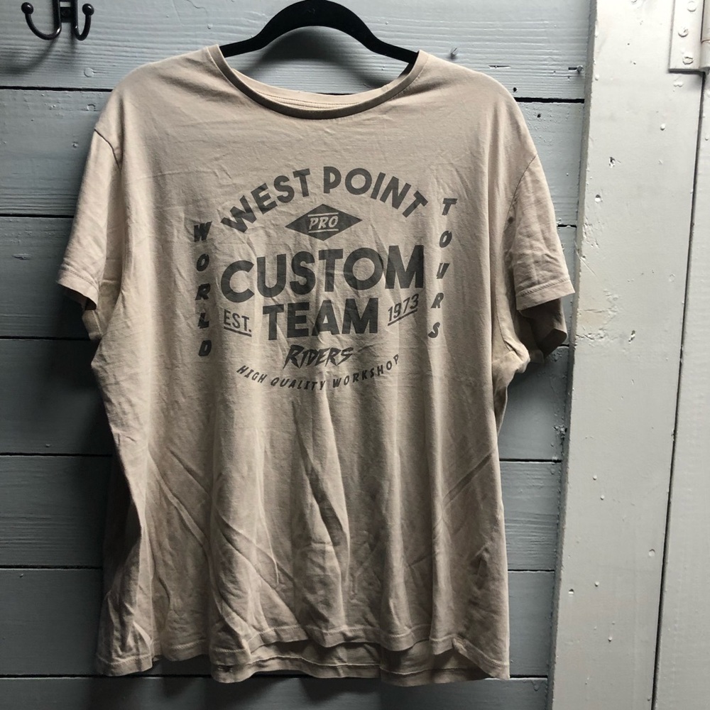 Cedarwood State Mens Short Sleeve Graphic Tee White and Gray XLarge